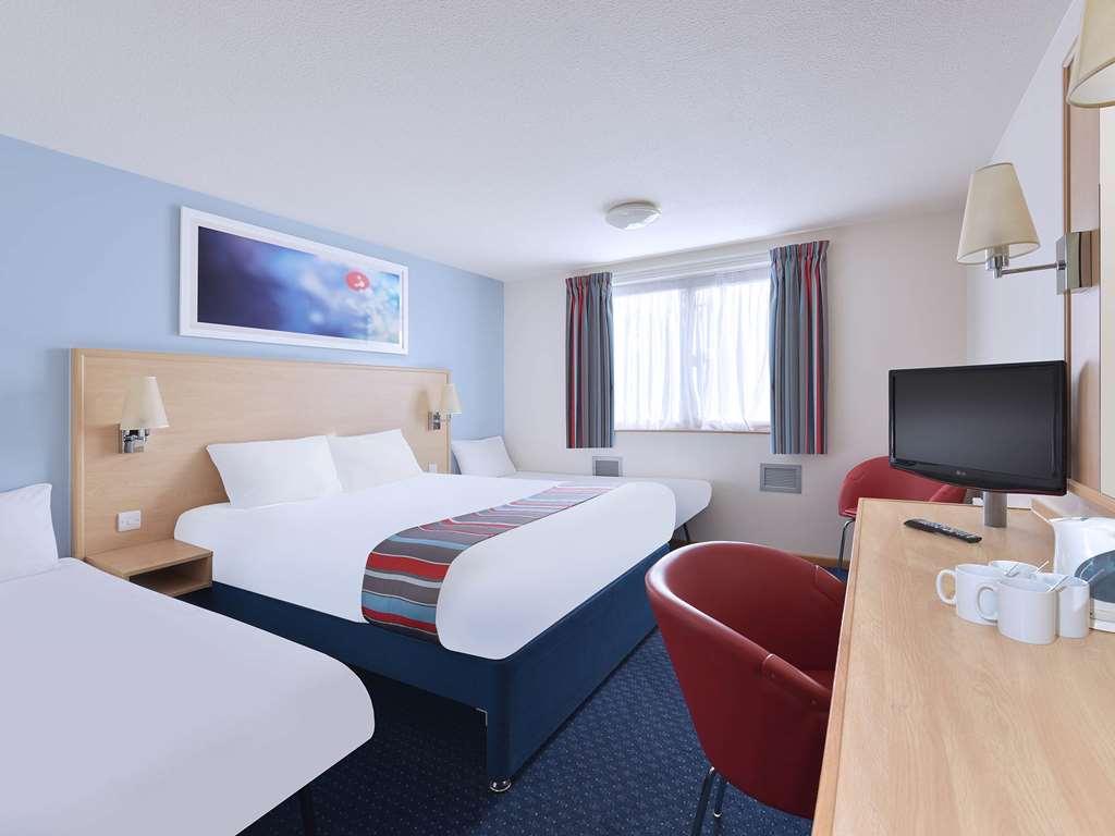 Travelodge Swansea M4 Camera foto