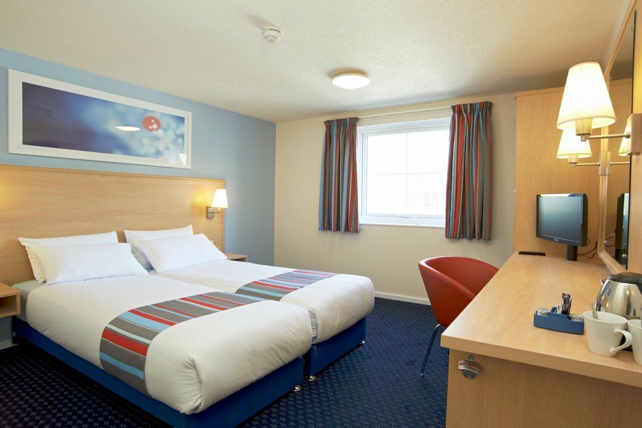 Travelodge Swansea M4 Esterno foto